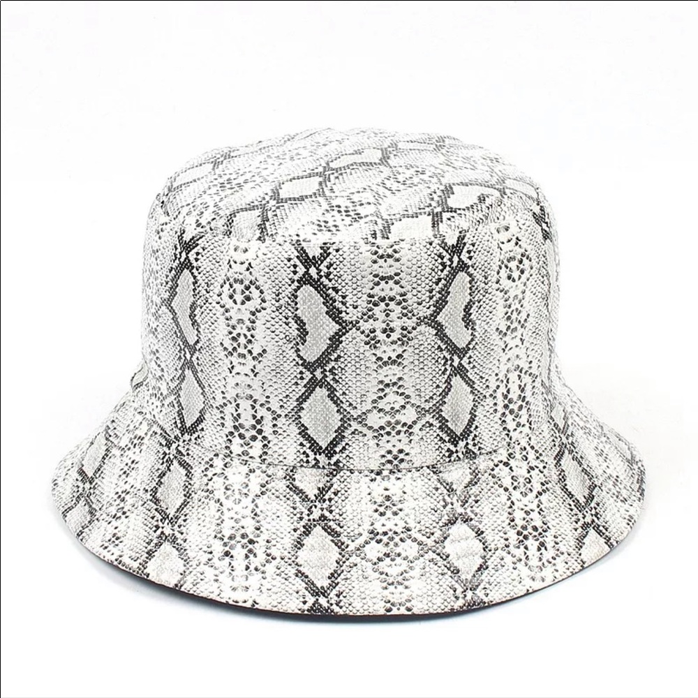 Bucket hat